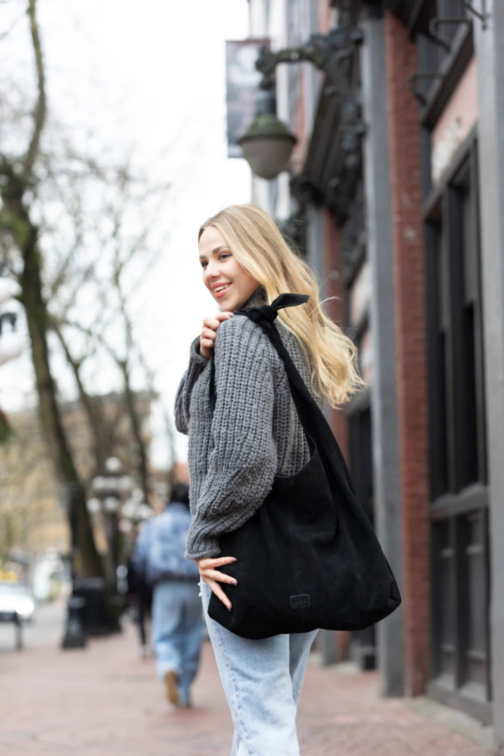 Risa Knot Tote Suede Black