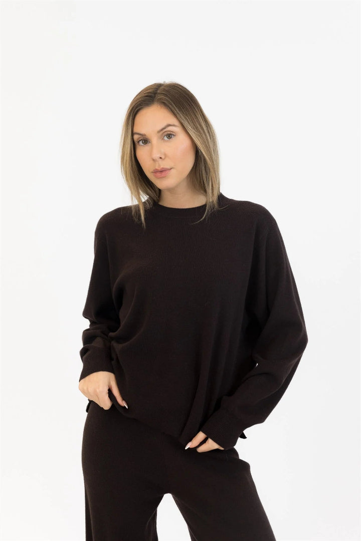 Lyla + Luxe Claret Crewneck Pullover Chocolate Brown