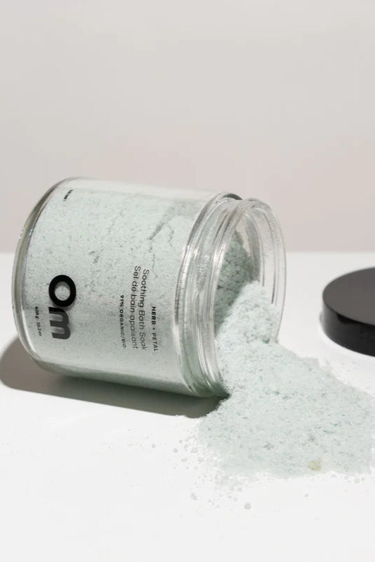 Om Organics Herb + Petal Soothing Bath Soak - Full Size 630g