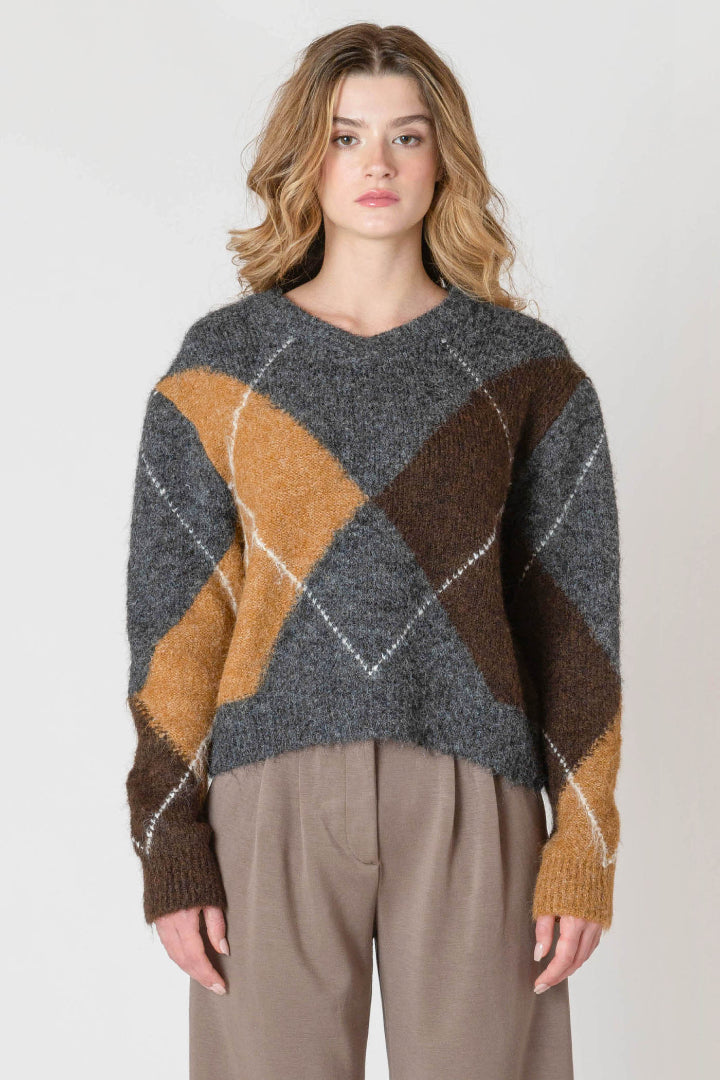 Room 34 V-Neck Patterned Sweater Neutral Argyle
