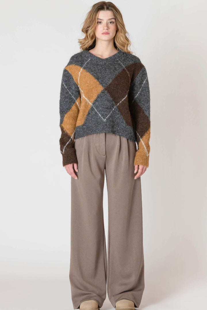 Room 34 V-Neck Patterned Sweater Neutral Argyle