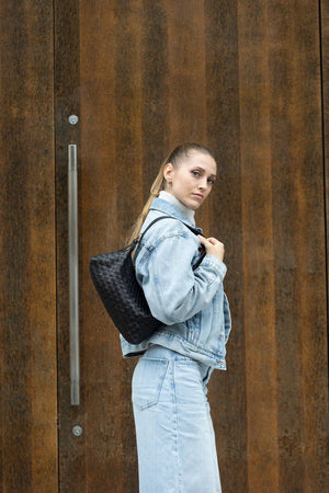 Risa Rhea Woven Shoulder Bag Black