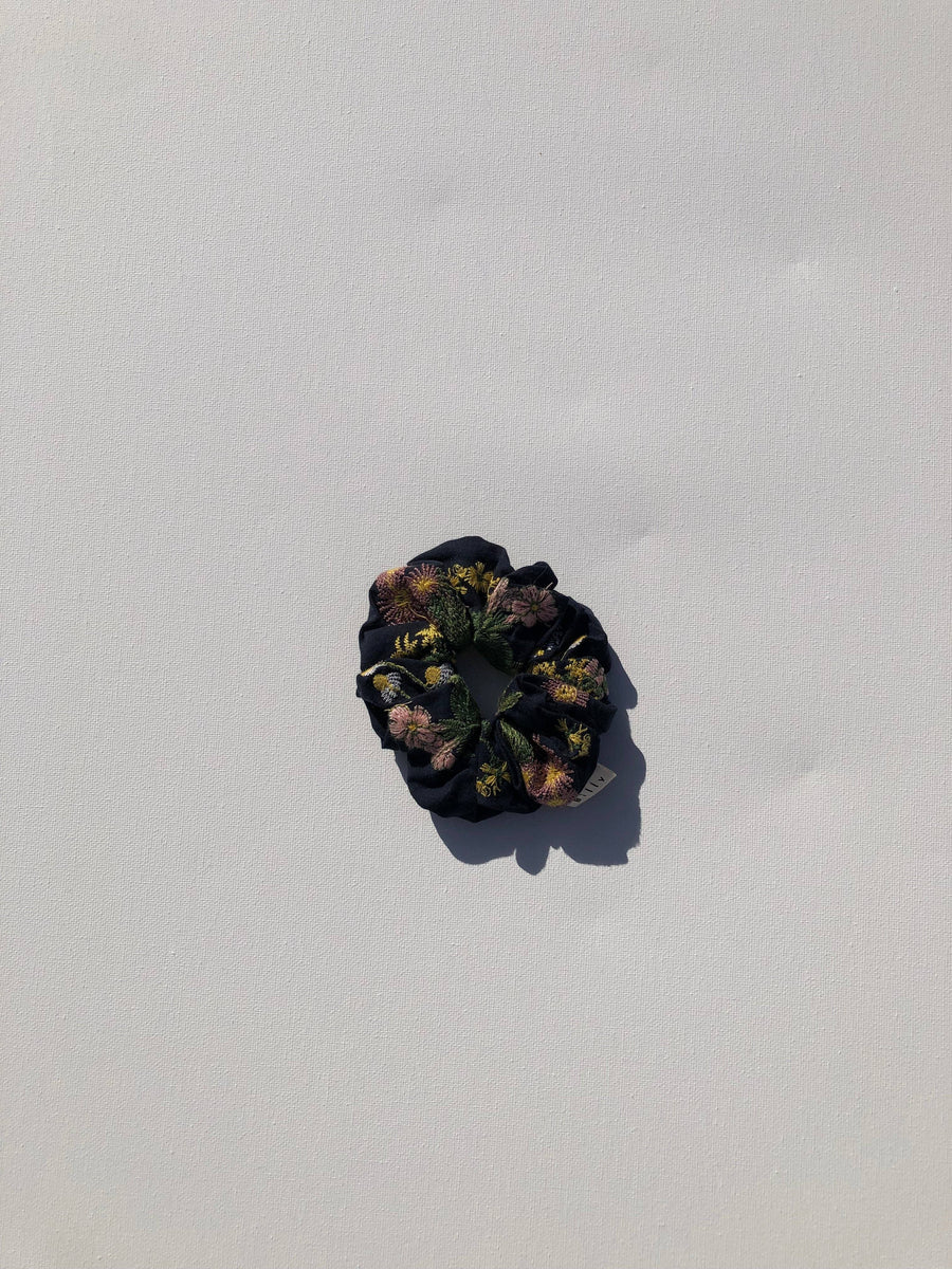 EMBROIDERED HERB SCRUNCHIES