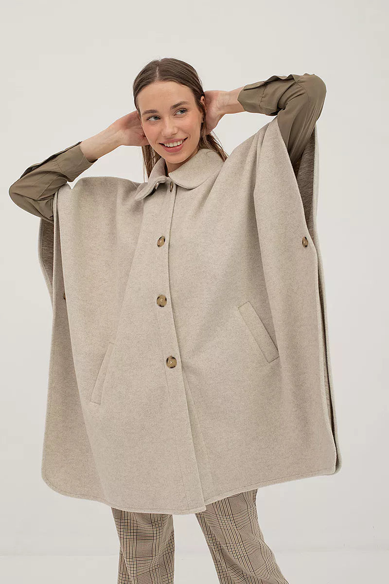 Mus and Bombon Saja Cape Coat Cloud