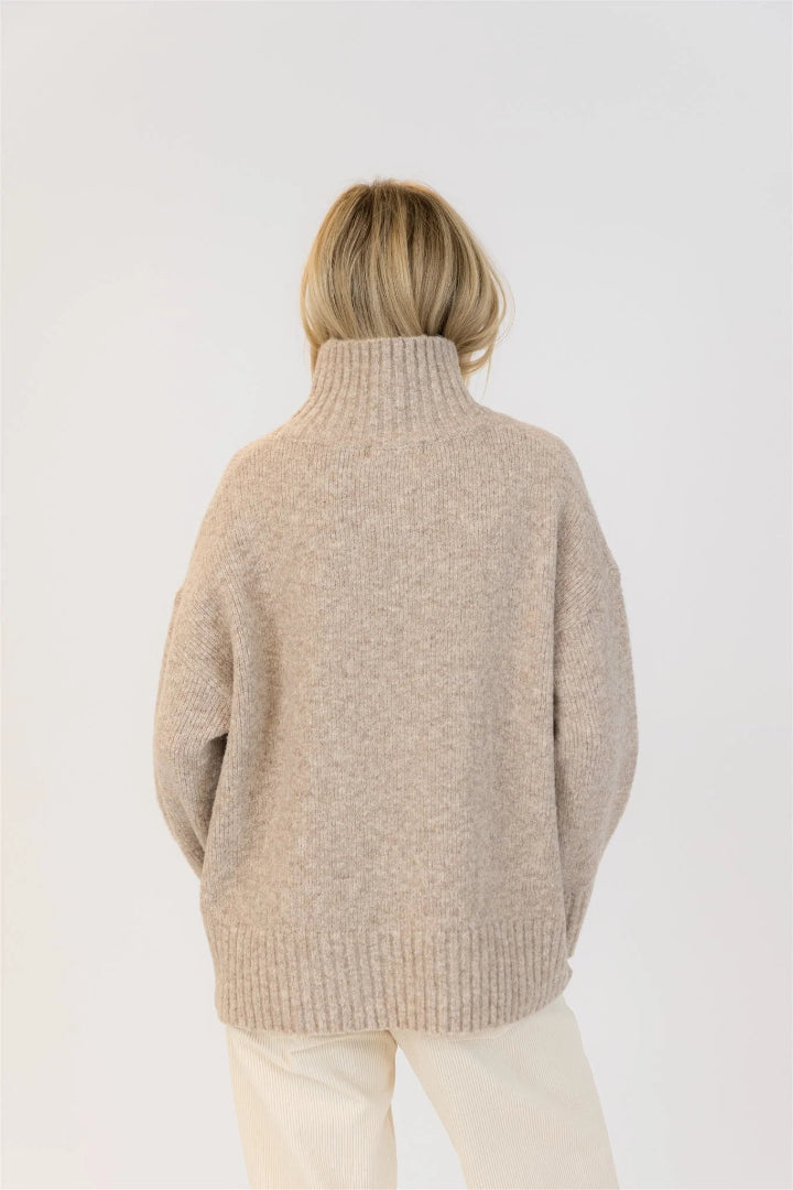 Lyla + Luxe  Oliver Eco Mockneck Sweater Light Oat