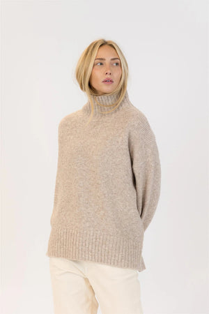 Lyla + Luxe  Oliver Eco Mockneck Sweater Light Oat