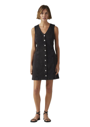 Levis Vianna Vest Dress Capturing Moments
