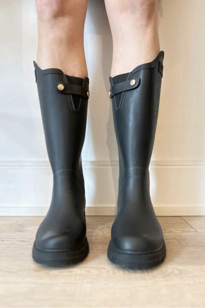 Ilse Jacobsen RUBSWIFT02 Asymmetric Rain Boot Black