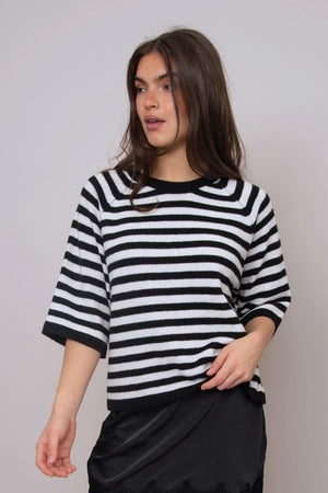 RD Style Ulla Short Raglan Sleeve Crew Neck Black Calla Lilly