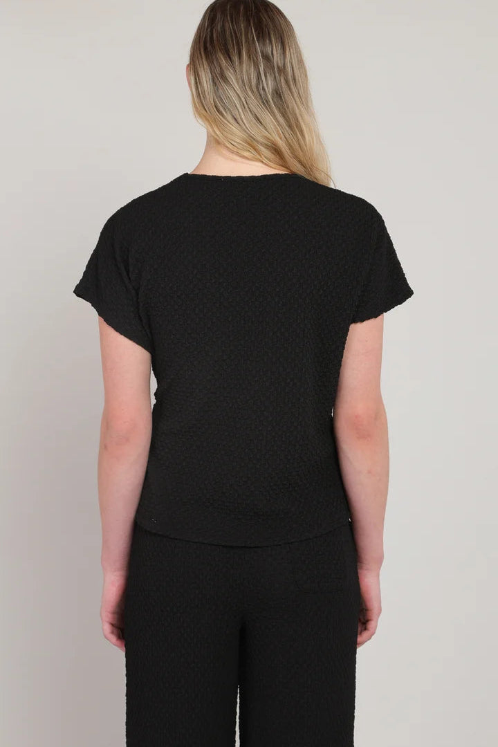 Room 34 Textured Knot Top Black